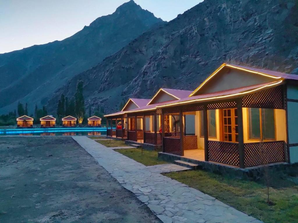 Prado Tz Rent a Car Skardu